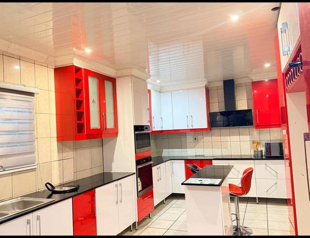 3 BEDROOM PROPERTY TO RENT IN BIRCH ACRES